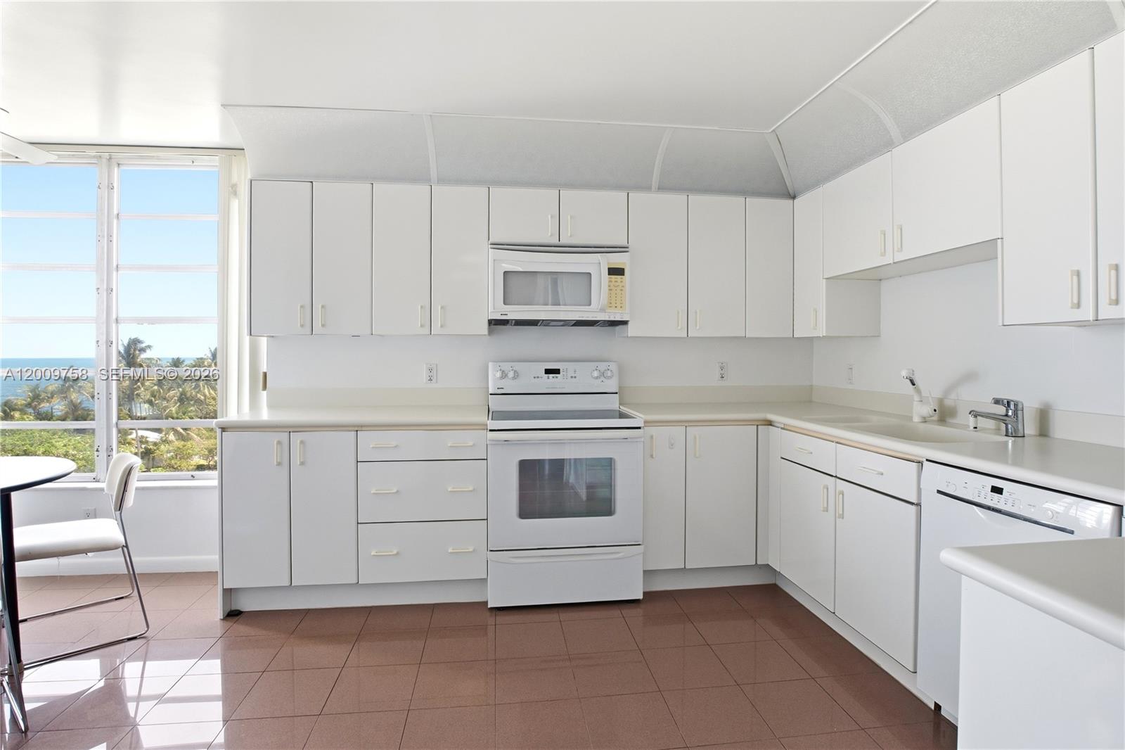 605 Ocean Dr #7L Key Biscayne, FL 33149