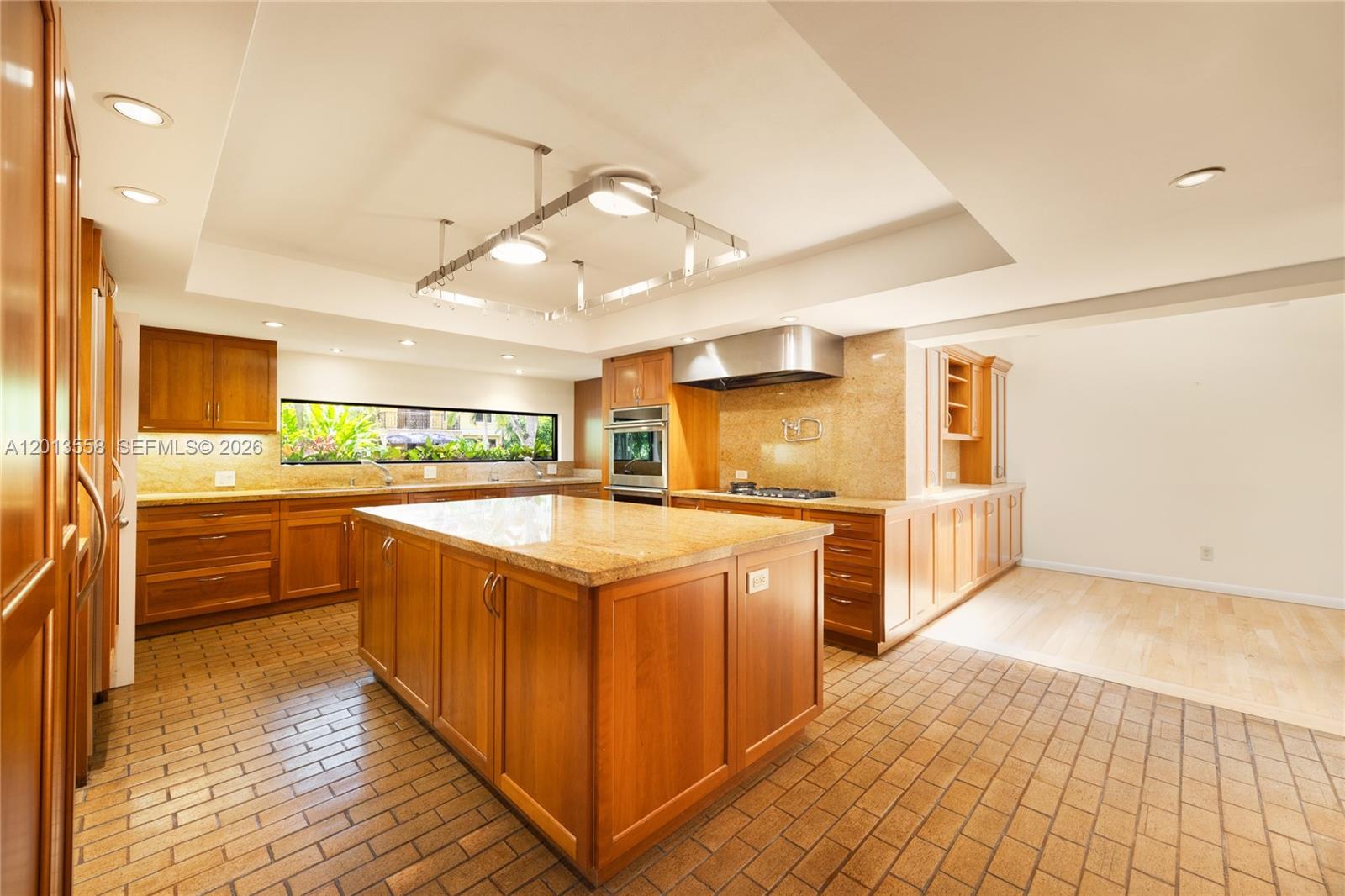 142 San Souci Dr Coral Gables, FL 33133