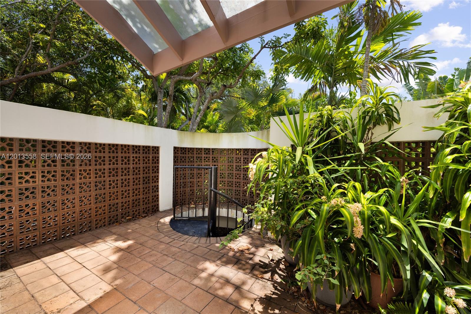 142 San Souci Dr Coral Gables, FL 33133