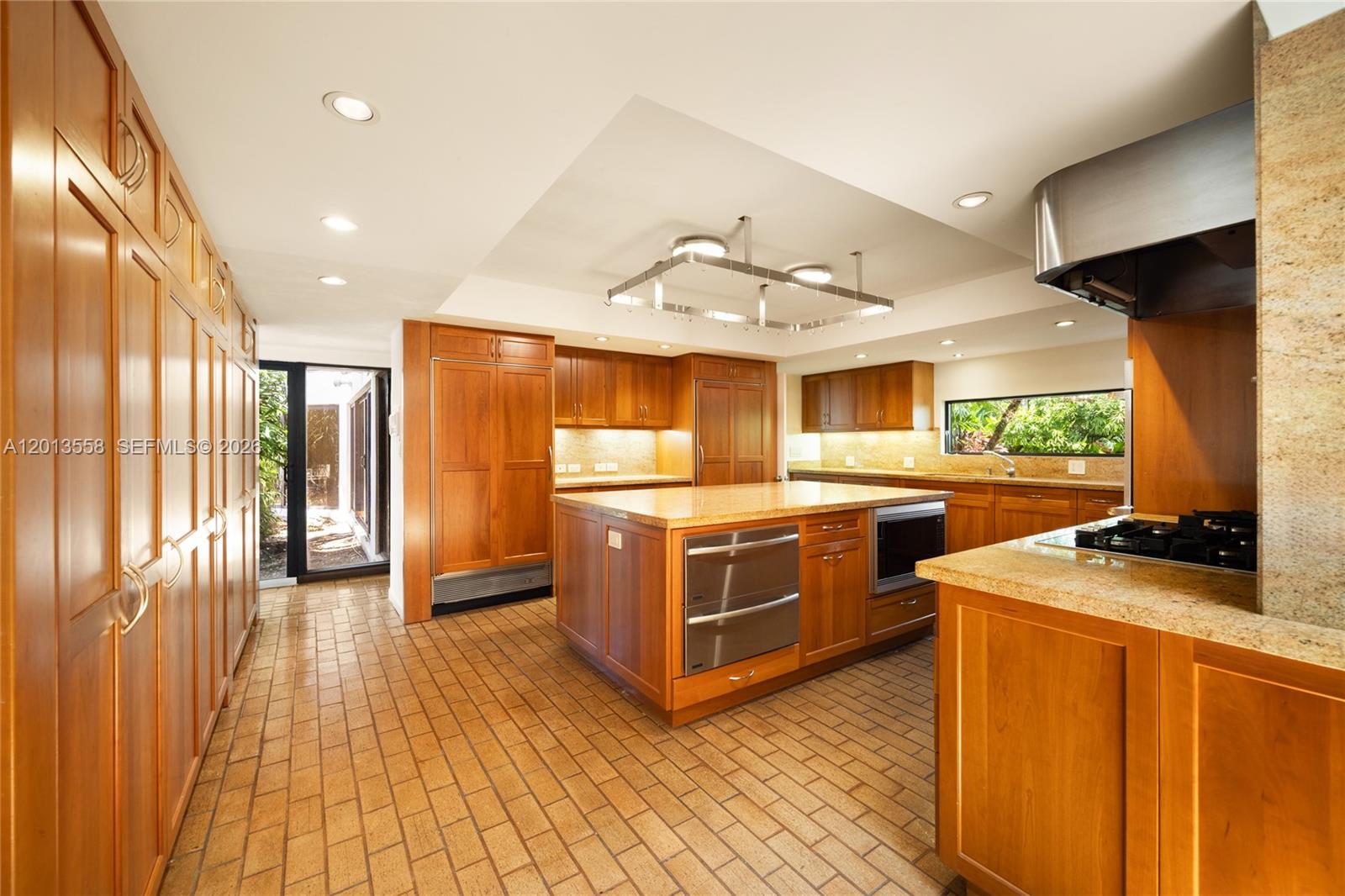 142 San Souci Dr Coral Gables, FL 33133