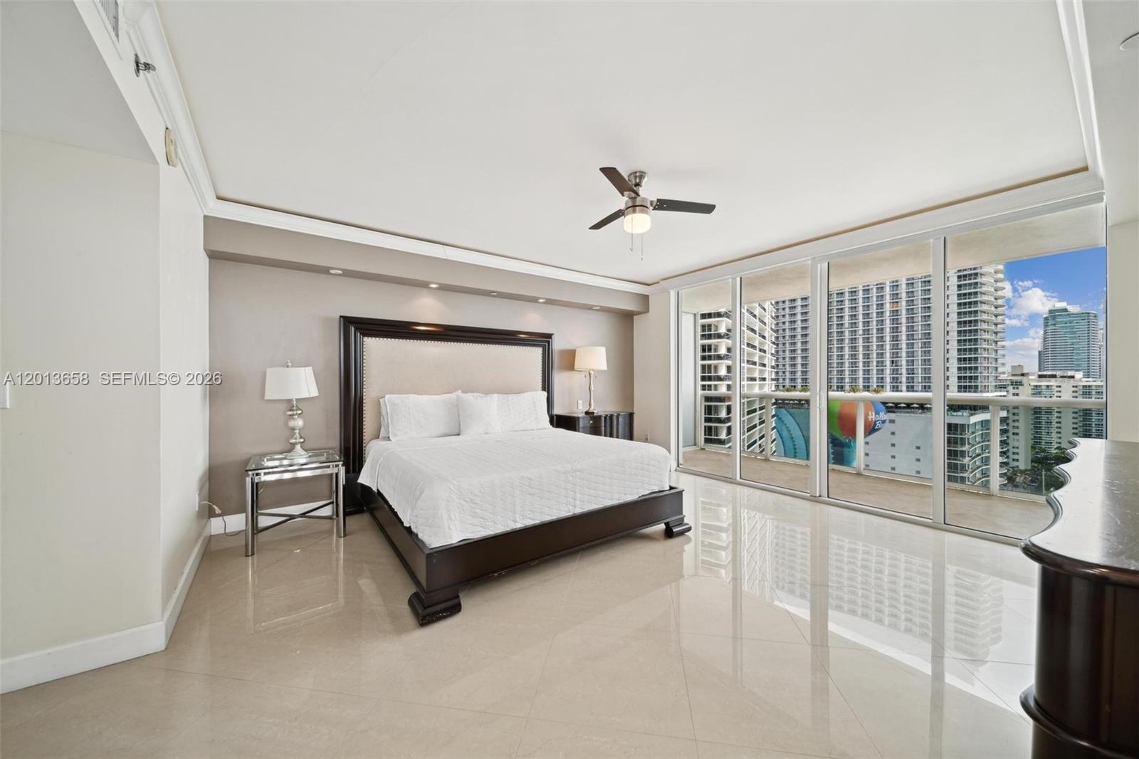 image Beach Club 221