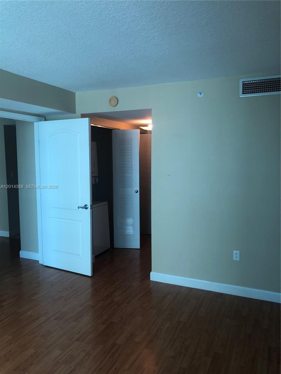 2101 Brickell Ave #1808 Miami, FL 33129