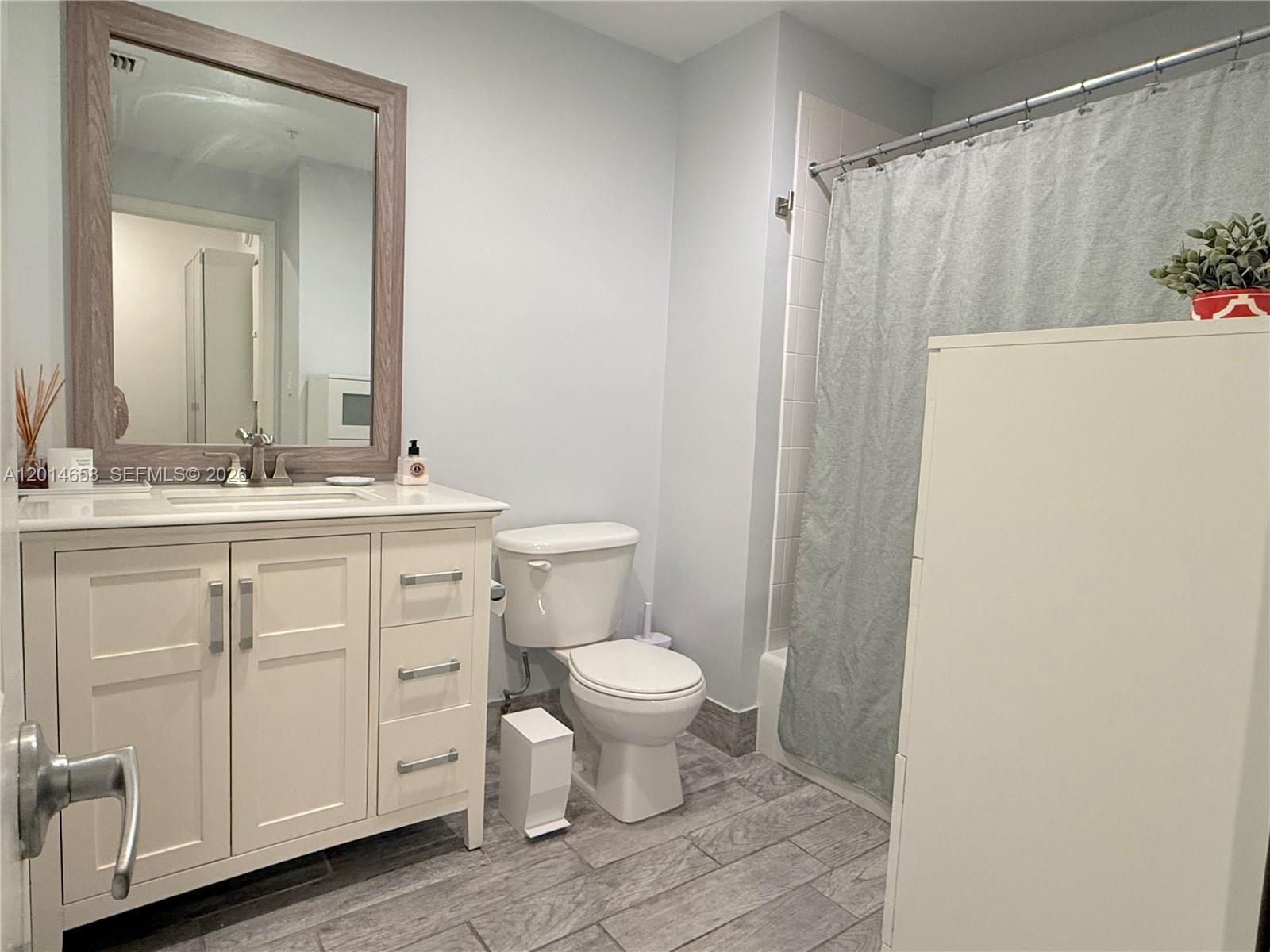 image Ten Aragon Condo6