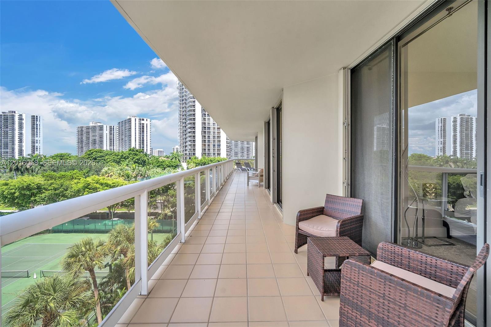20191 E Country Clb Dr #601 Aventura, FL 33180