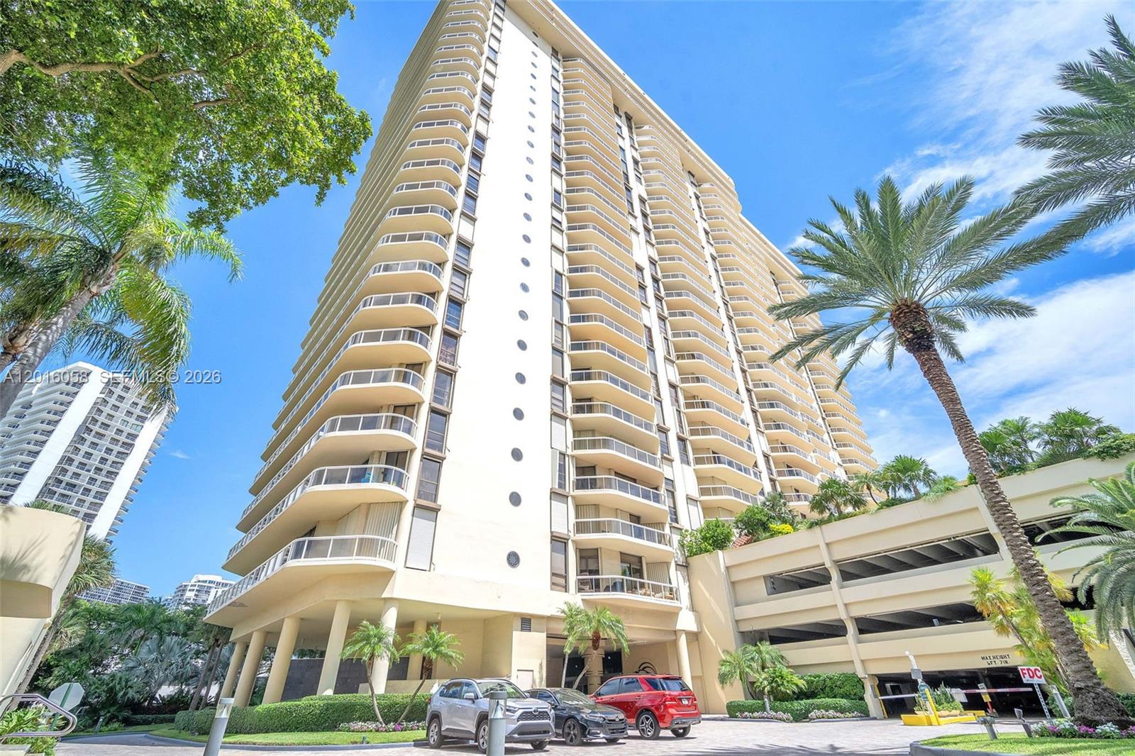 20191 E Country Clb Dr #601 Aventura, FL 33180