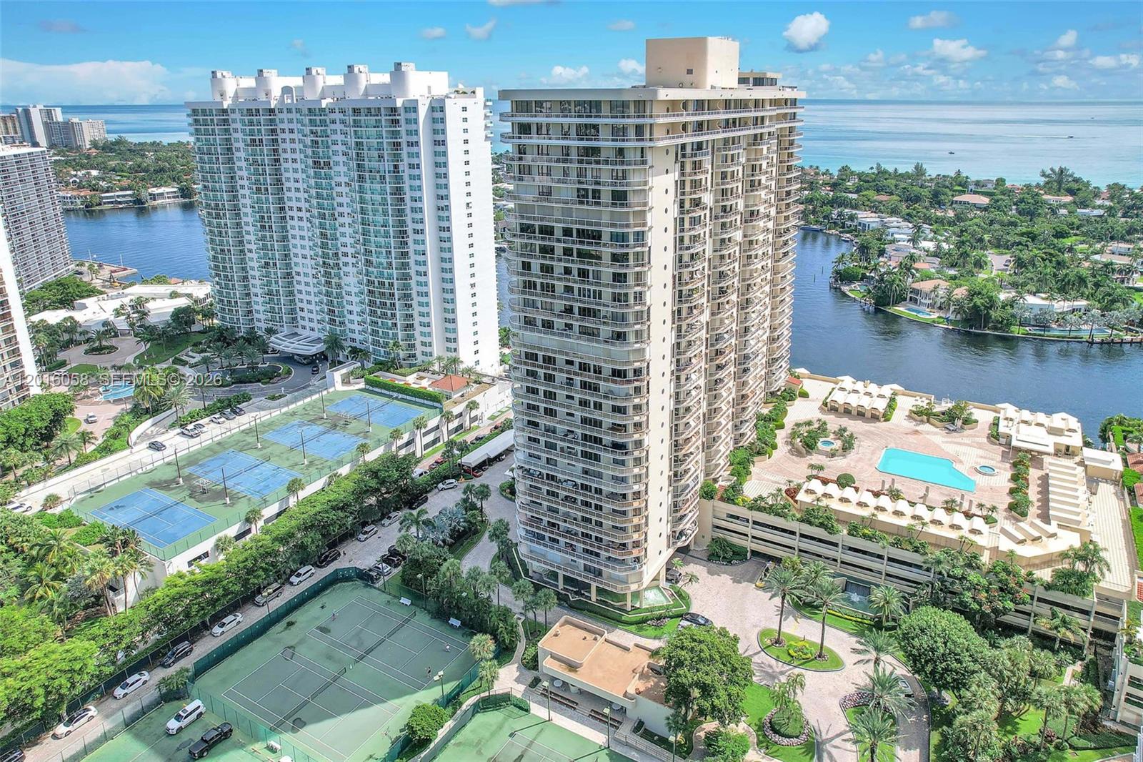 20191 E Country Clb Dr #601 Aventura, FL 33180
