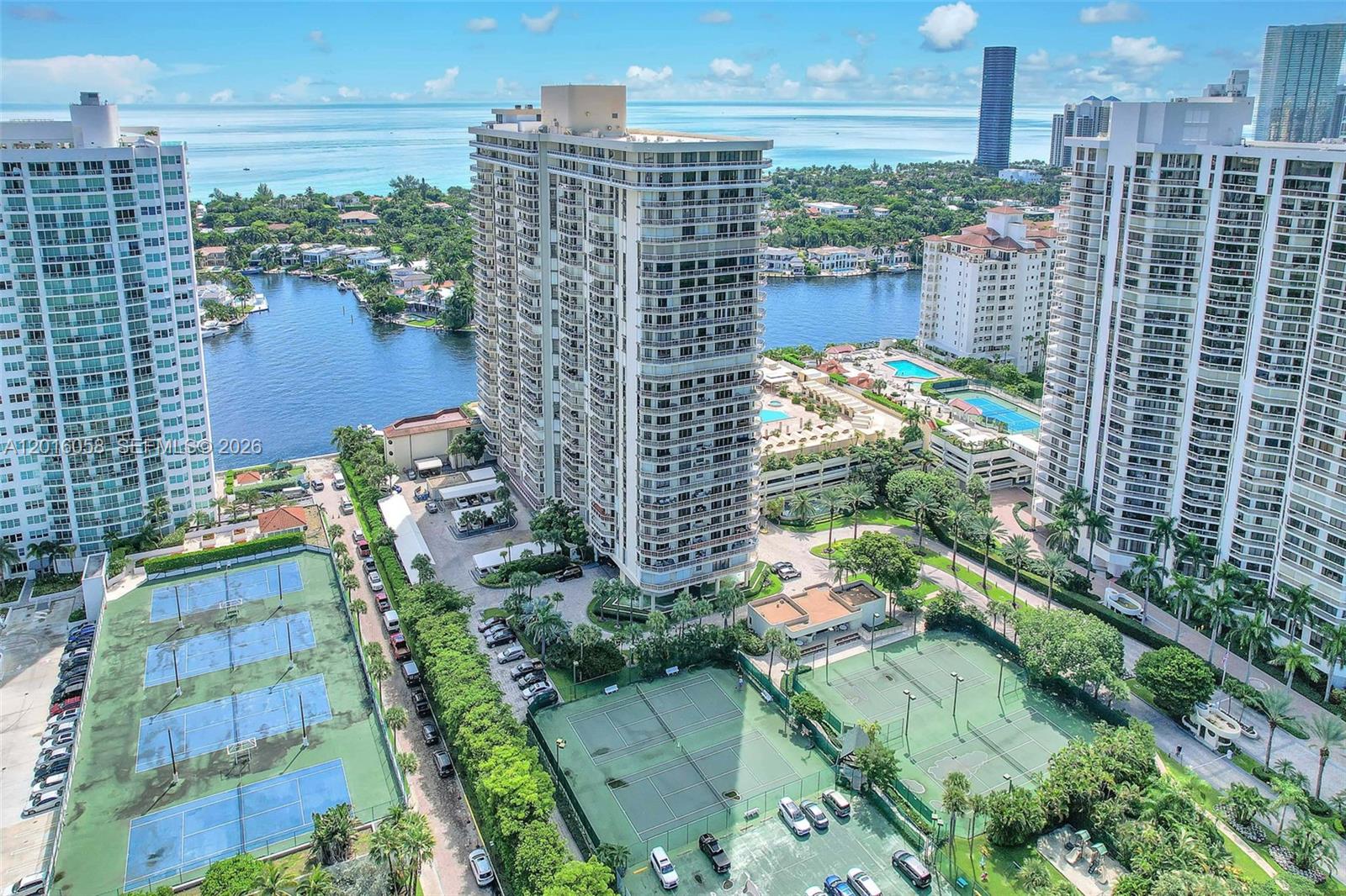 20191 E Country Clb Dr #601 Aventura, FL 33180