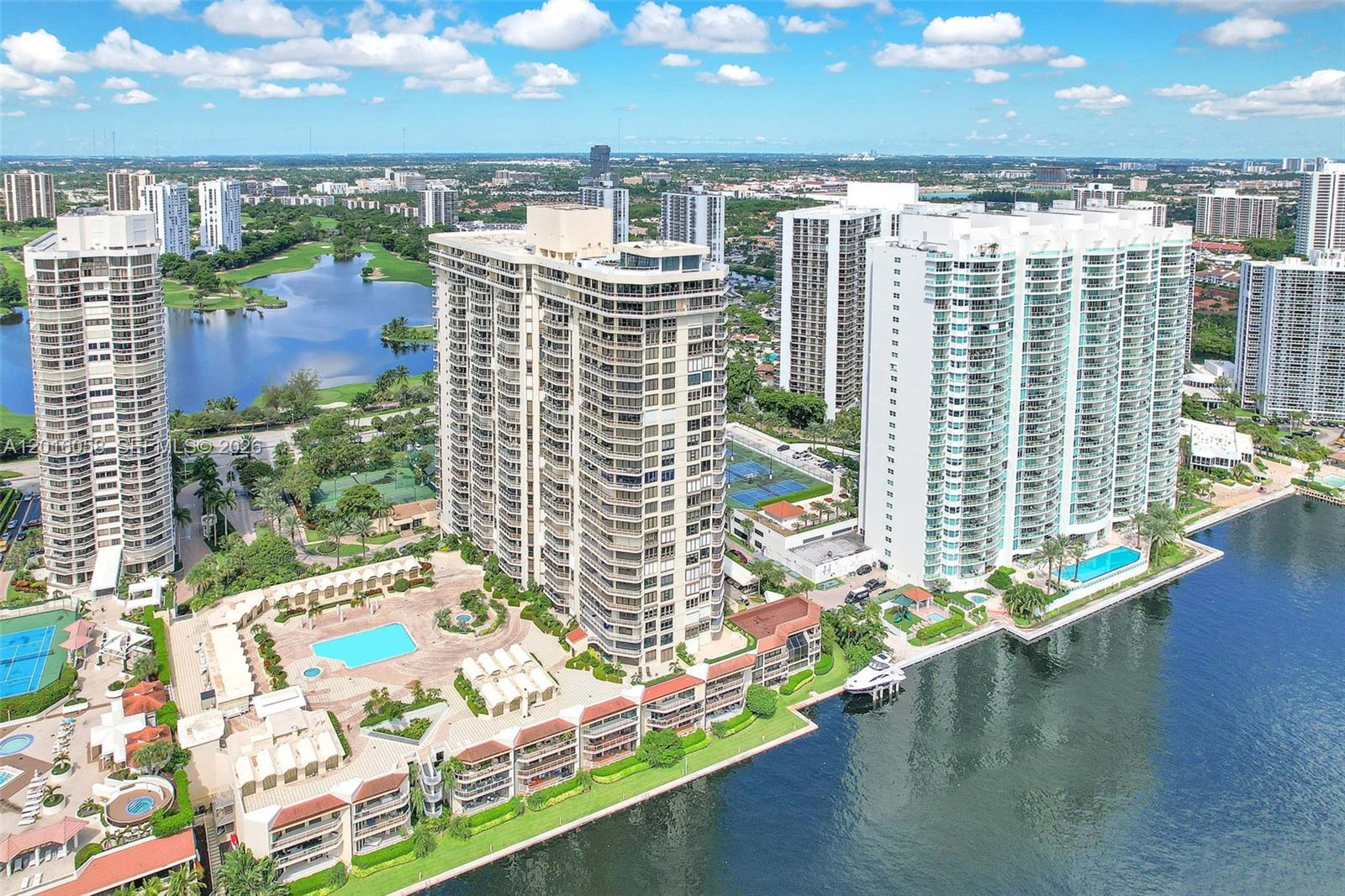 20191 E Country Clb Dr #601 Aventura, FL 33180