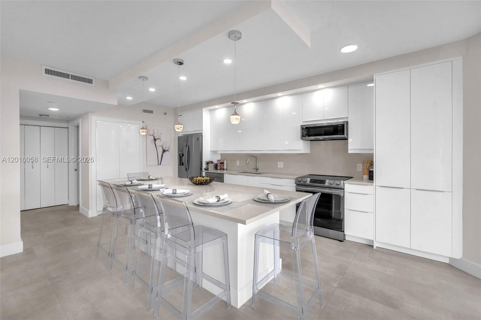 20191 E Country Clb Dr #601 Aventura, FL 33180