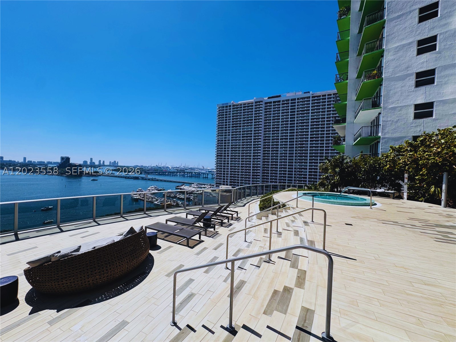 image Aria on the Bay31