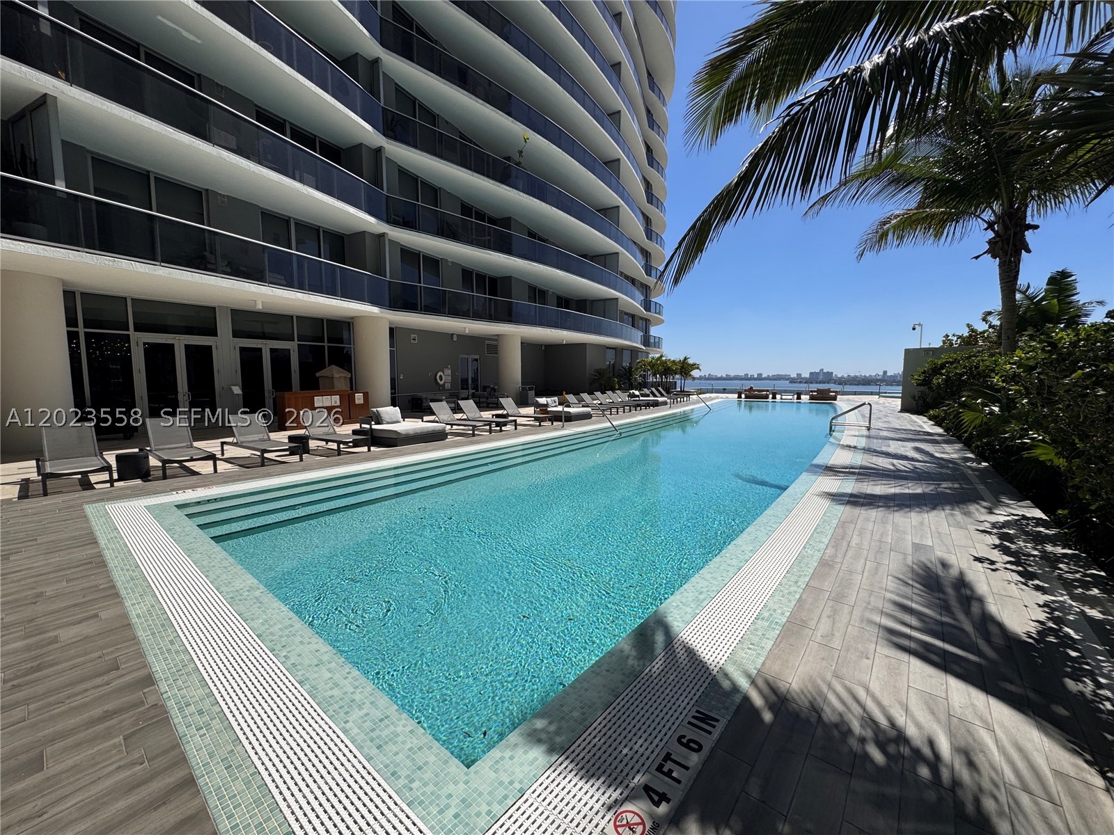 image Aria on the Bay32
