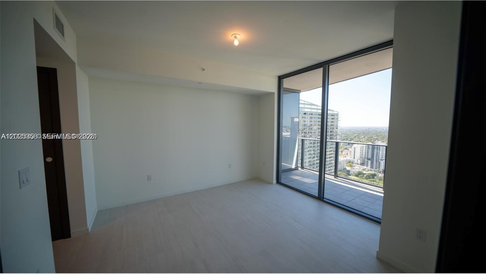 image Brickell Flatiron10
