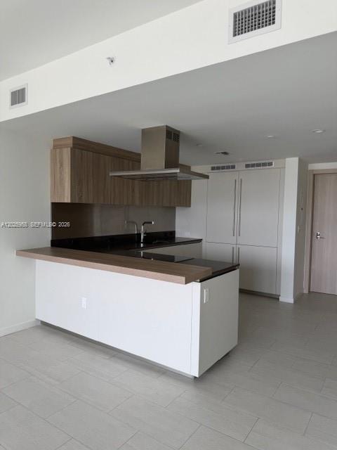 1000 Brickell Plz #2104