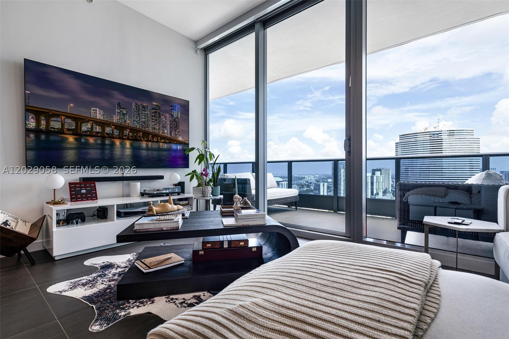 200 Biscayne Blvd Way #4812 Miami, FL 33131