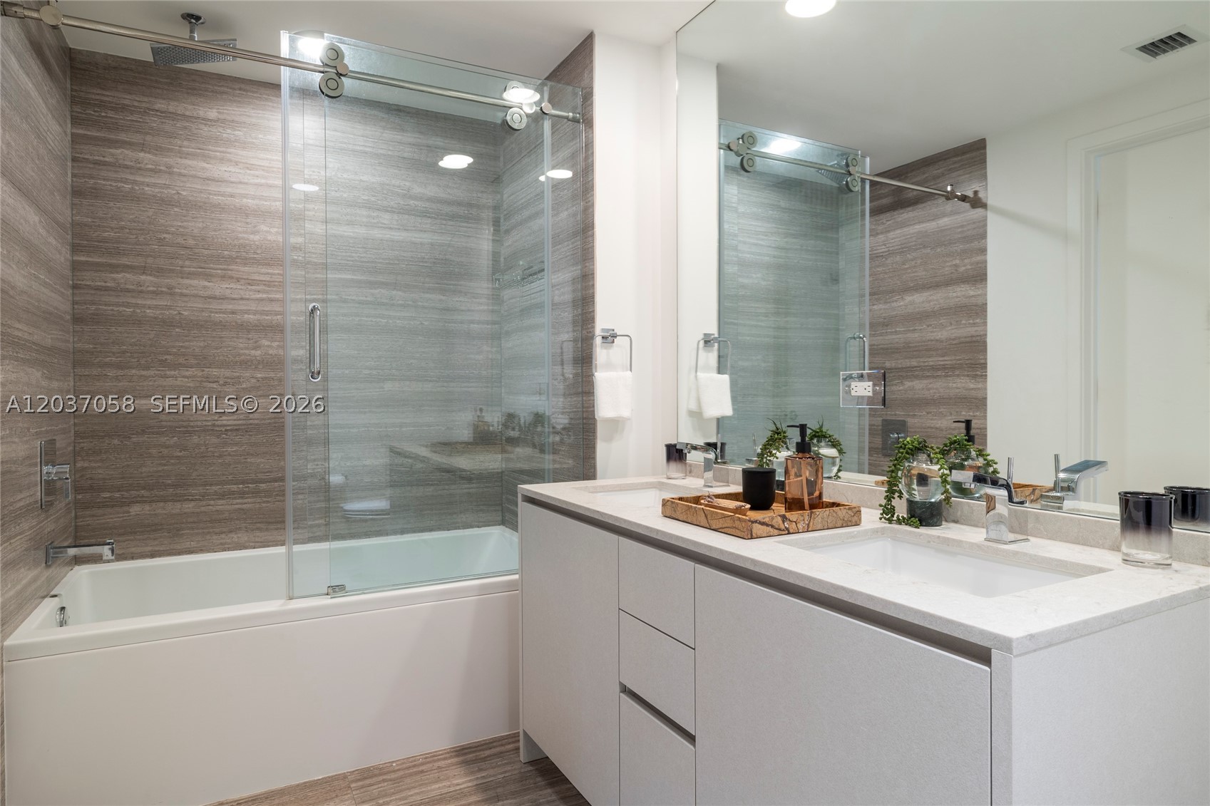 image 1010 Brickell14