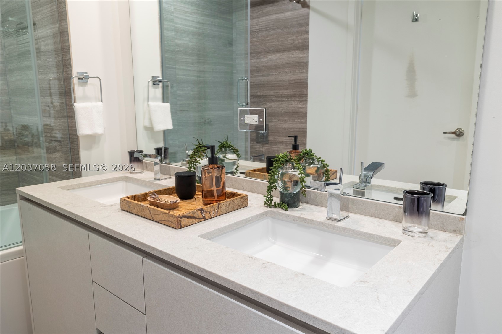 image 1010 Brickell15