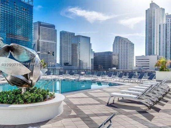 image Nine at Mary Brickell Village12