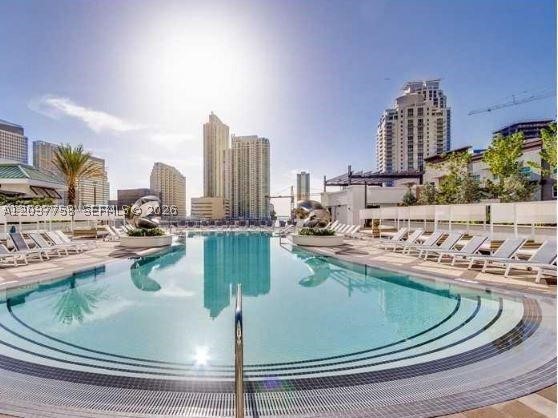 image Nine at Mary Brickell Village8