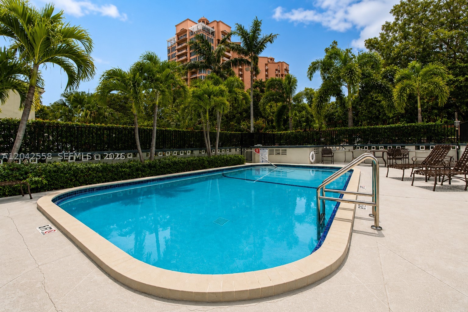 35 Edgewater Dr #107 Coral Gables, FL 33133
