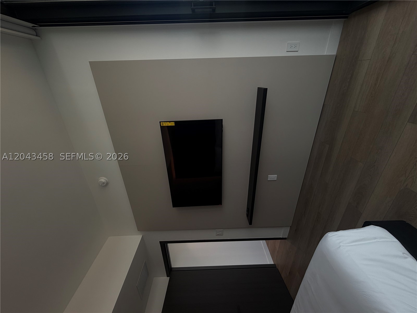 20 NE 11th St #5103 Miami, FL 33132