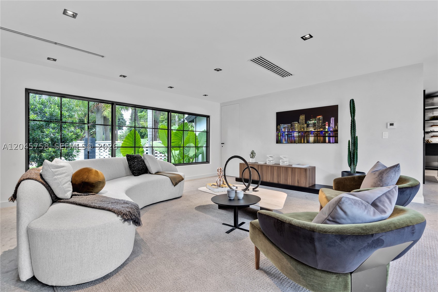 2500 Bayview Dr Fort Lauderdale, FL 33305