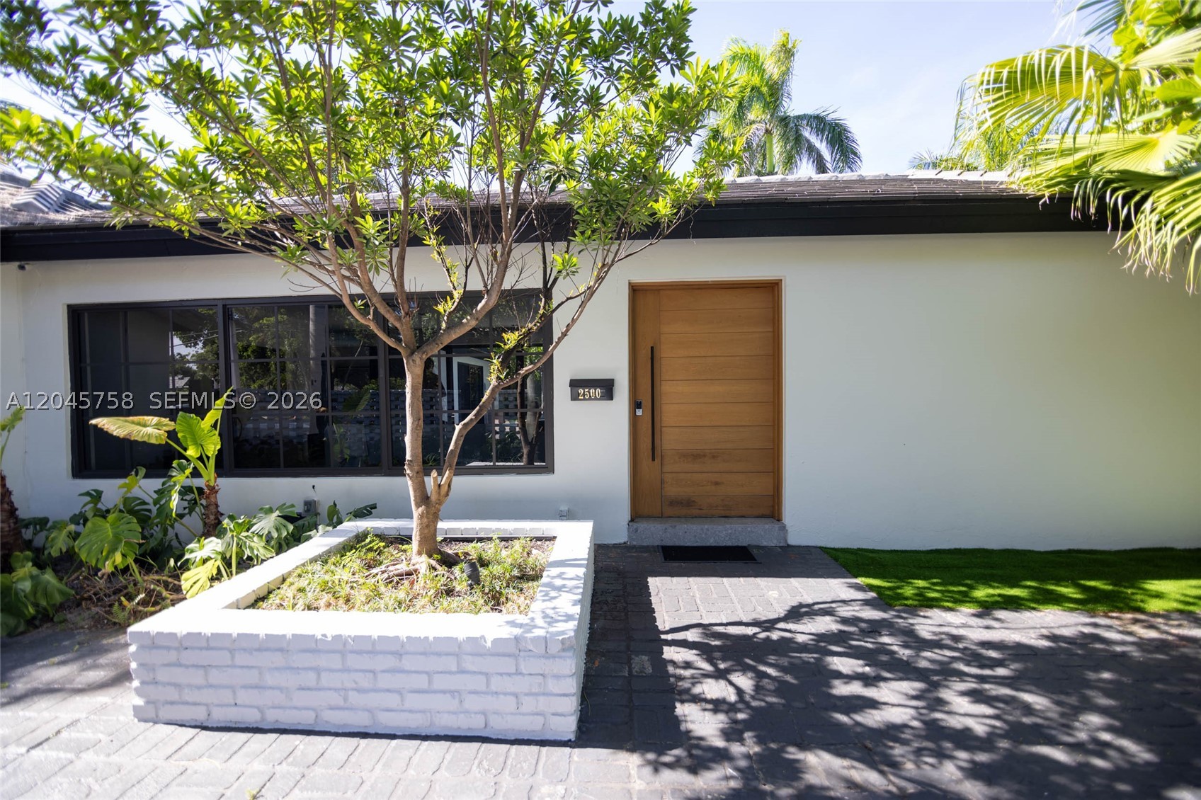 2500 Bayview Dr Fort Lauderdale, FL 33305