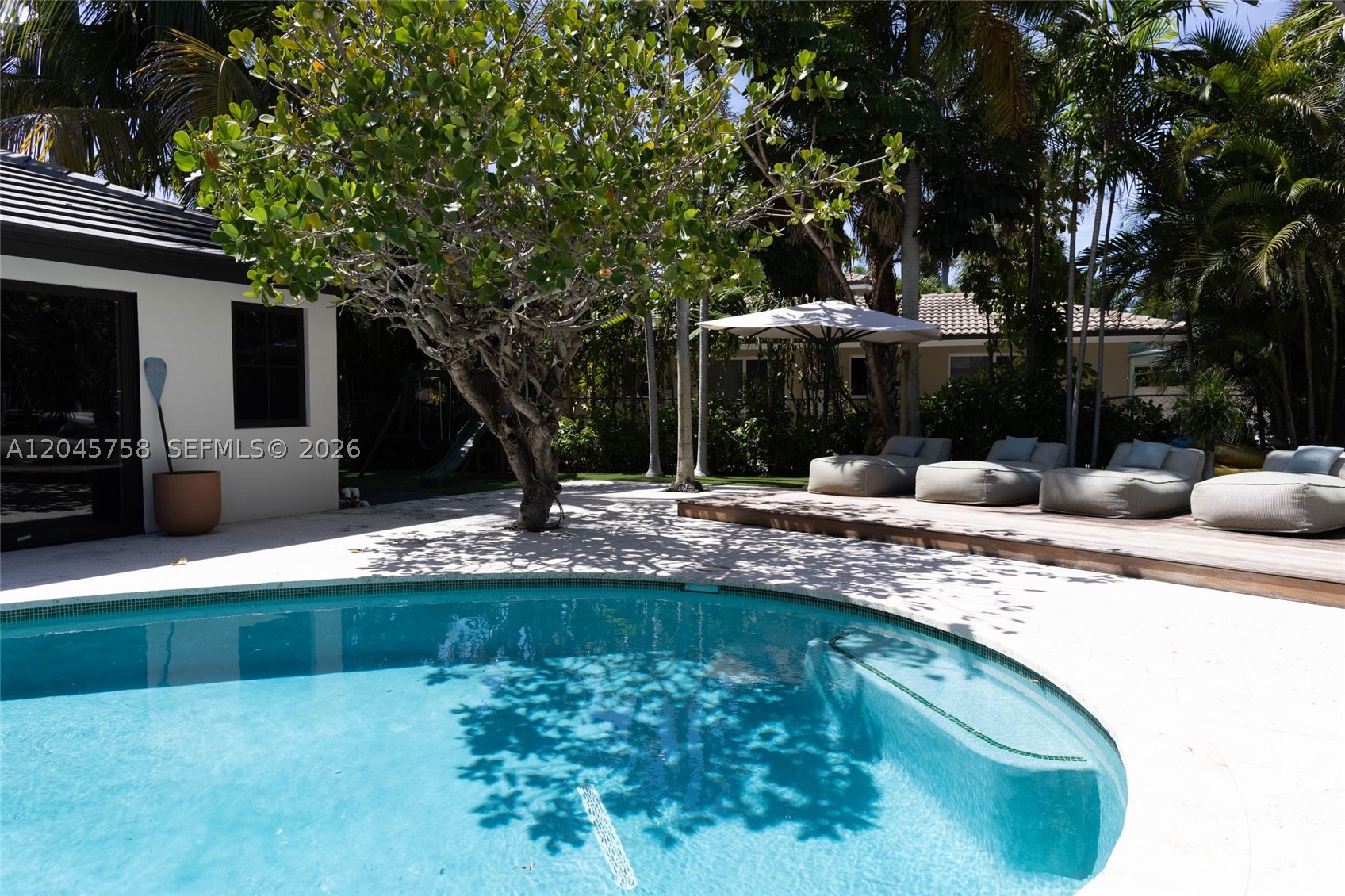 2500 Bayview Dr Fort Lauderdale, FL 33305