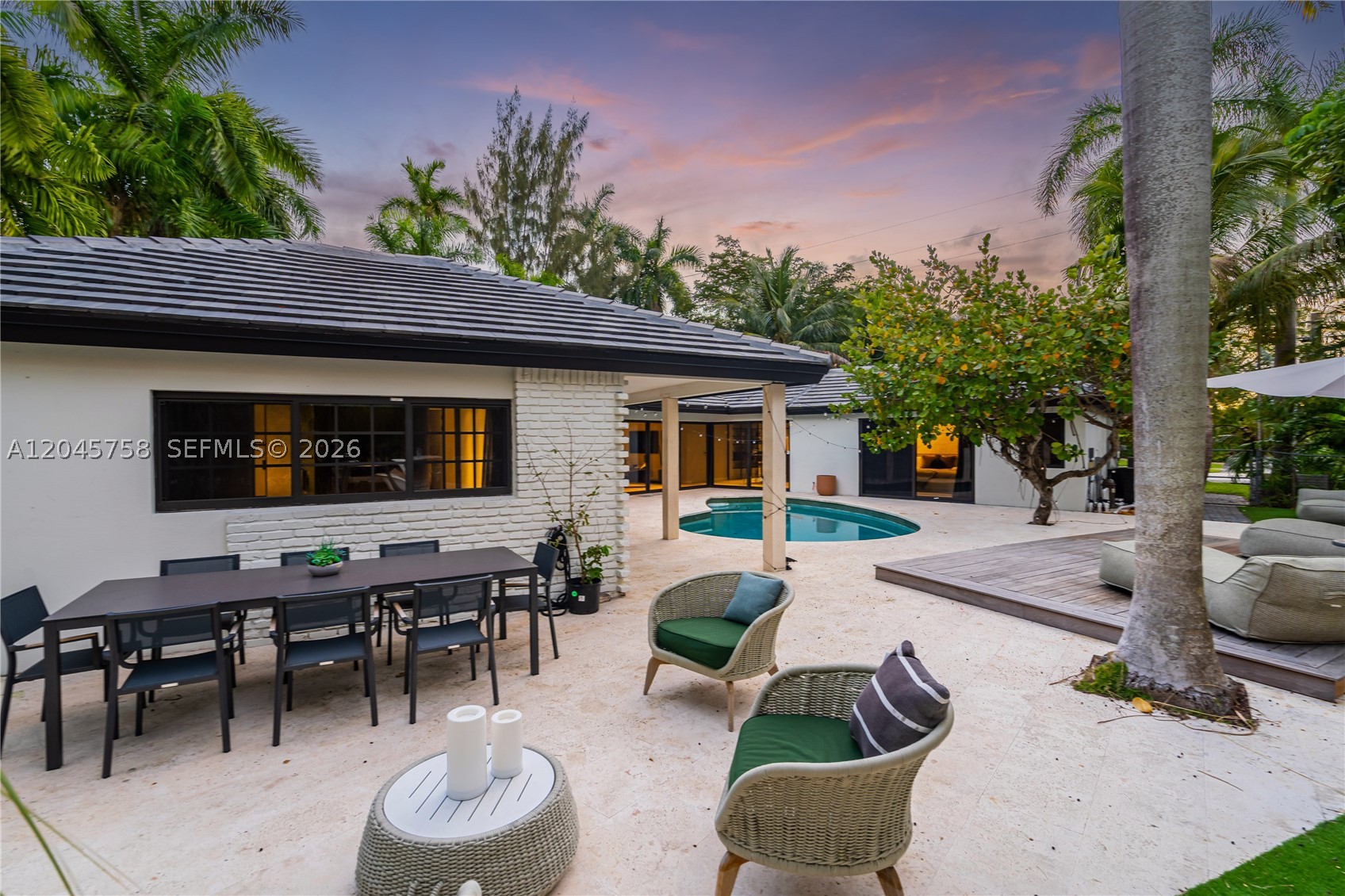 2500 Bayview Dr Fort Lauderdale, FL 33305