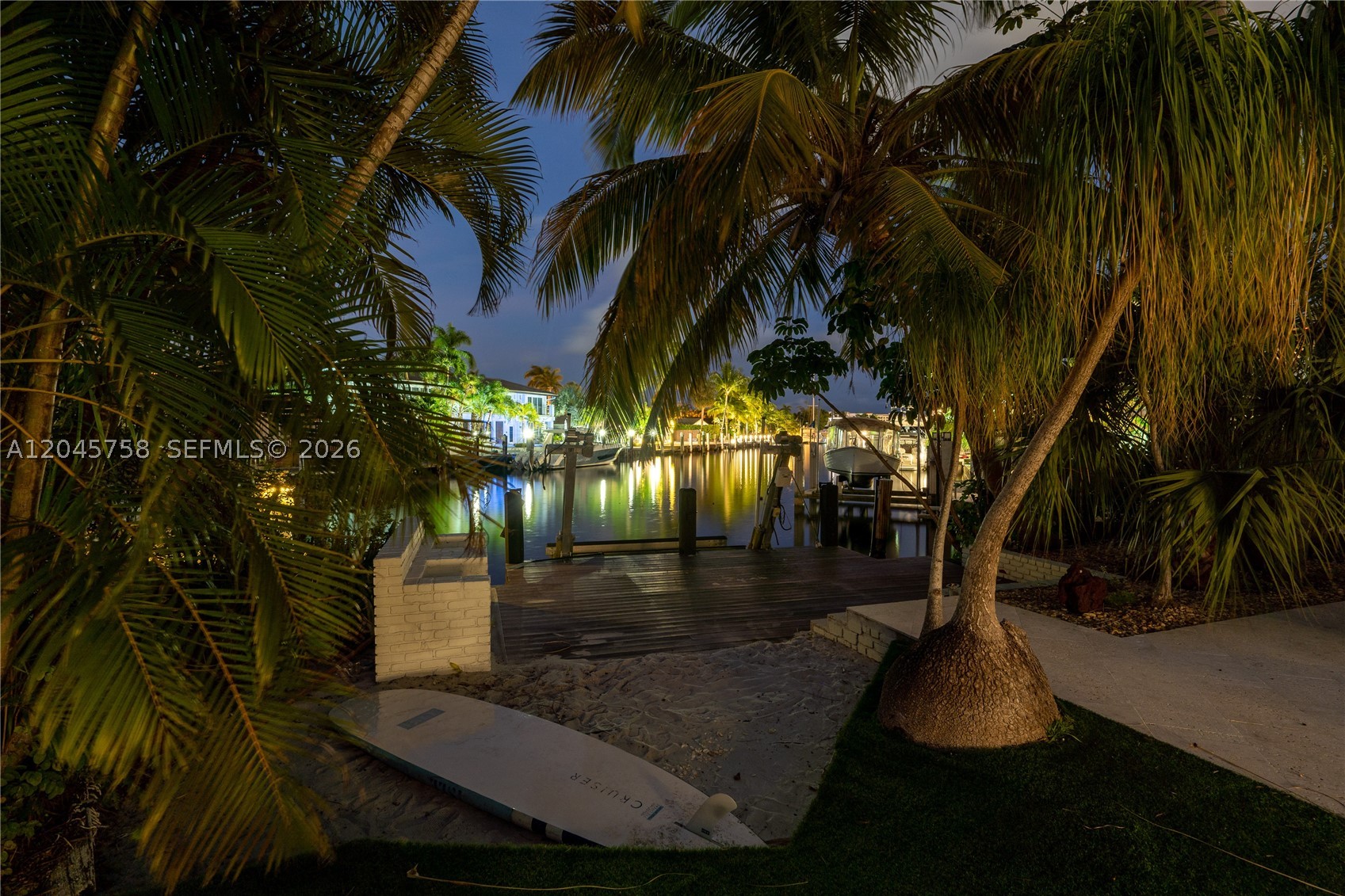 2500 Bayview Dr Fort Lauderdale, FL 33305