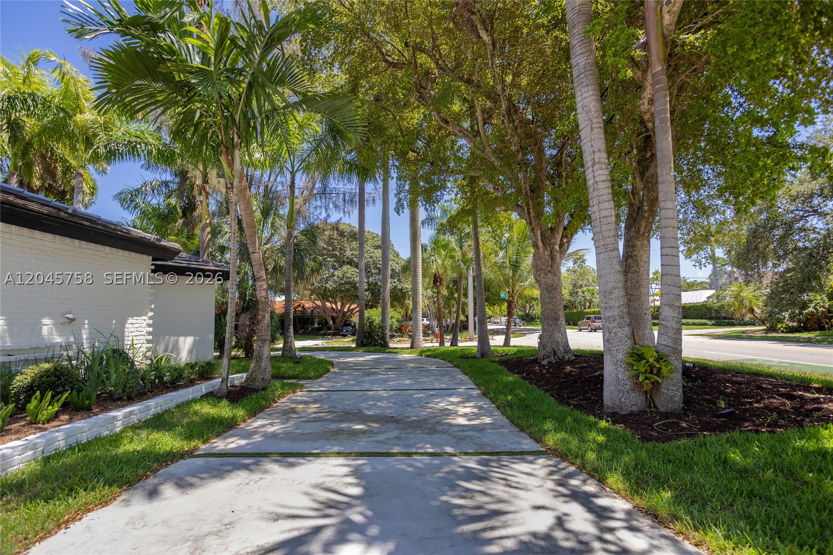2500 Bayview Dr Fort Lauderdale, FL 33305