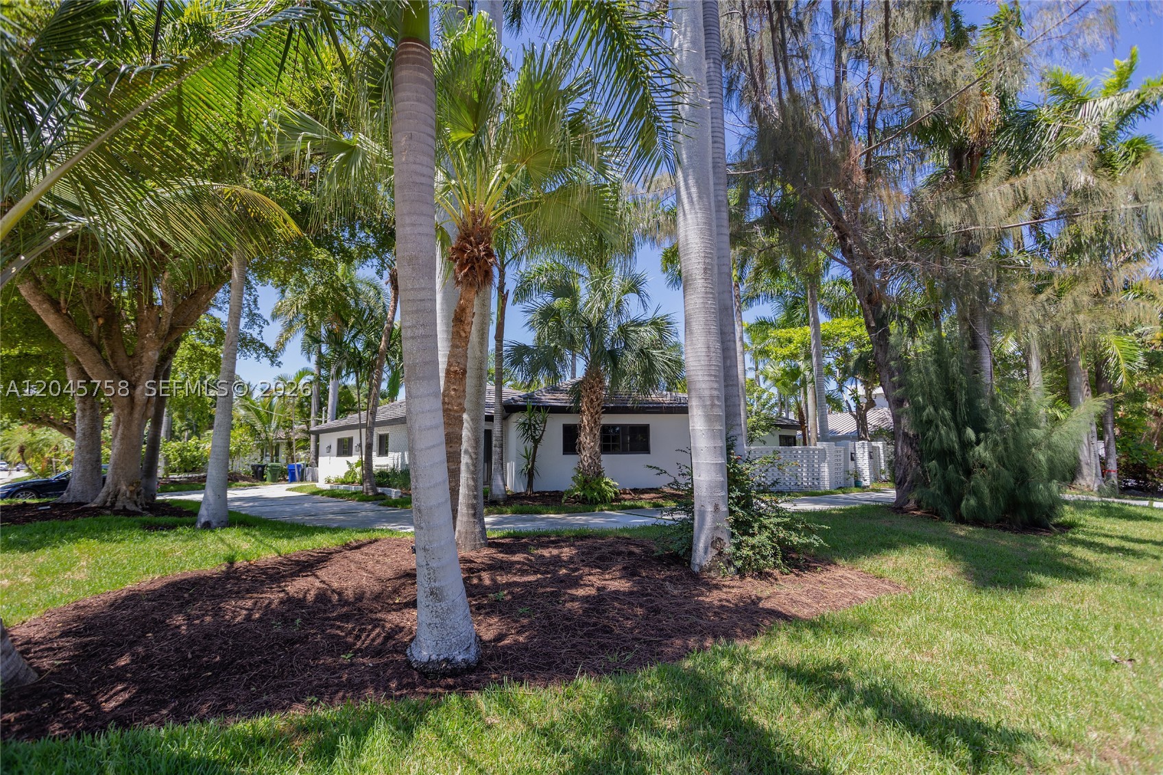 2500 Bayview Dr Fort Lauderdale, FL 33305