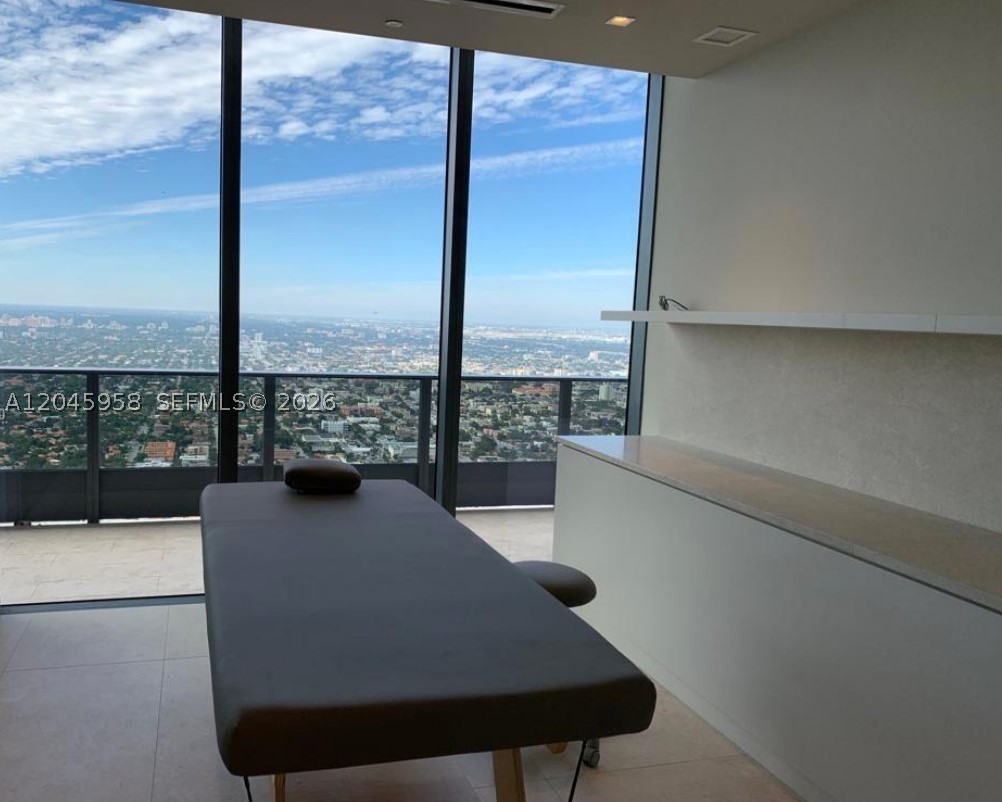 image Brickell Flatiron17