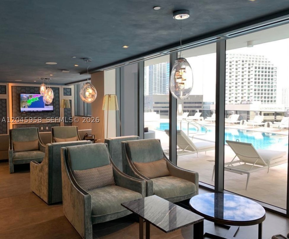image Brickell Flatiron23