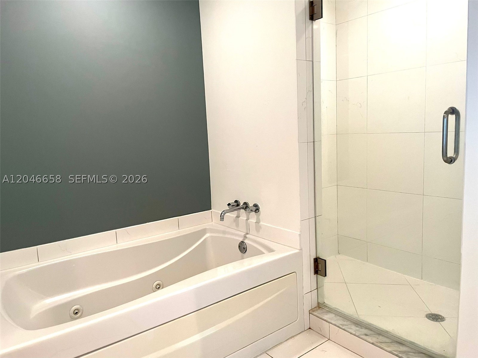 500 Brickell Ave #2006 Miami, FL 33131