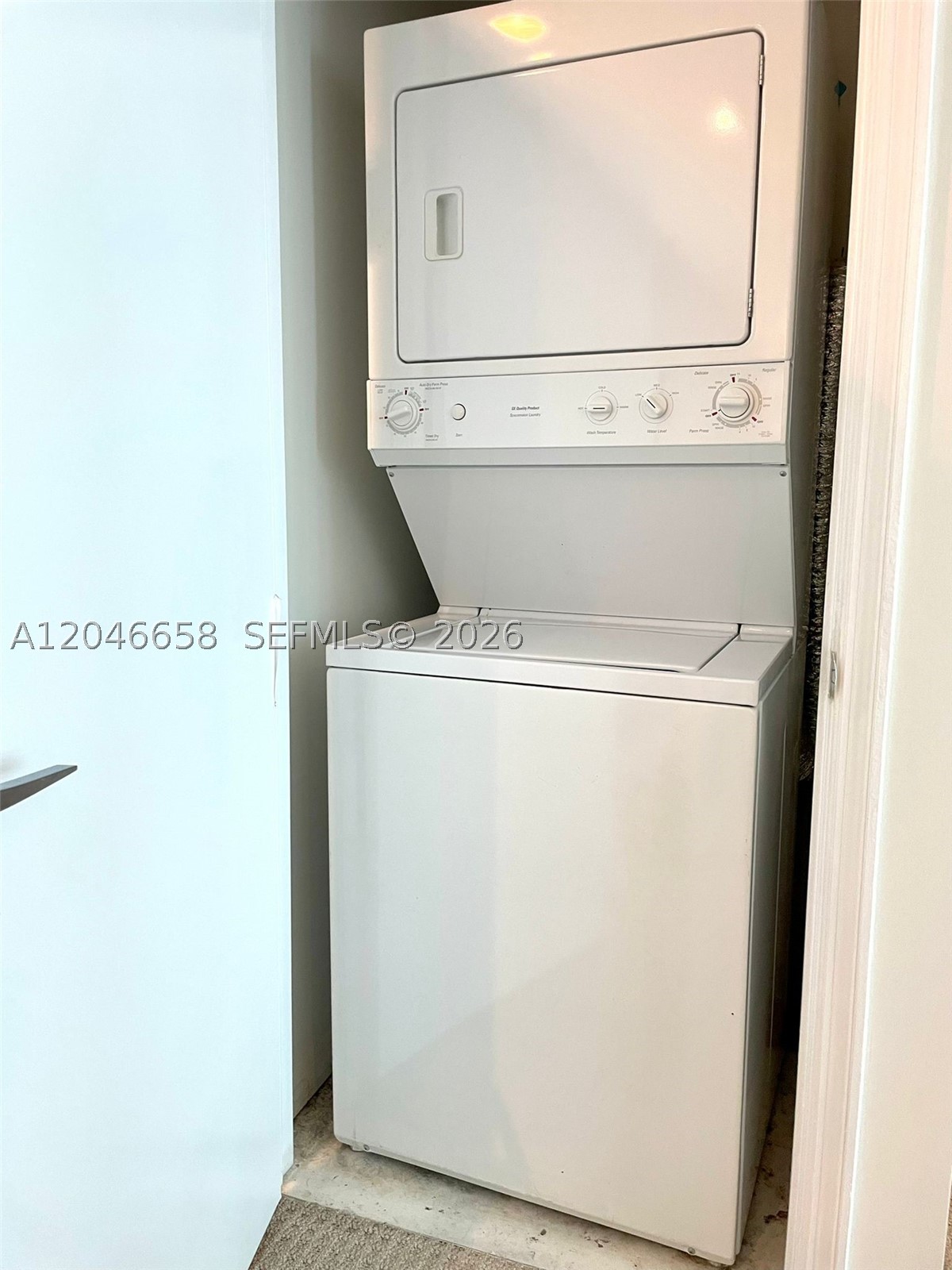 500 Brickell Ave #2006 Miami, FL 33131
