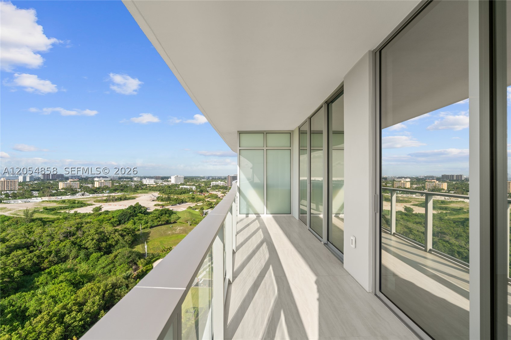 2411 Laguna Cir #1604