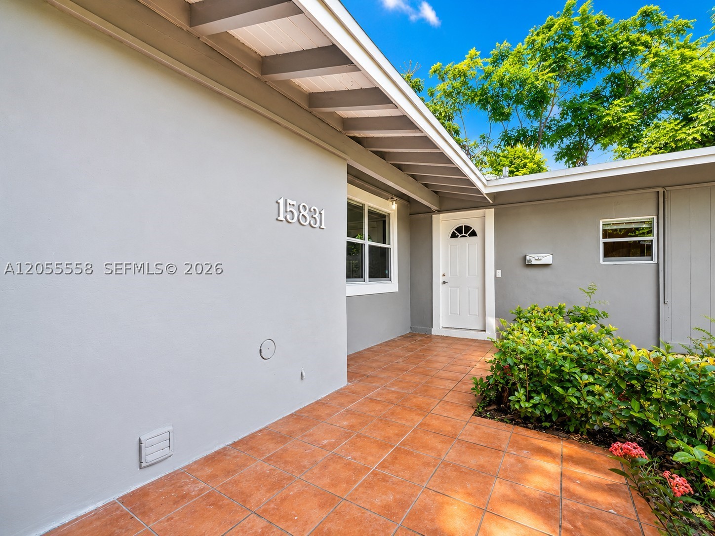 15831 Palmetto Clb Dr
