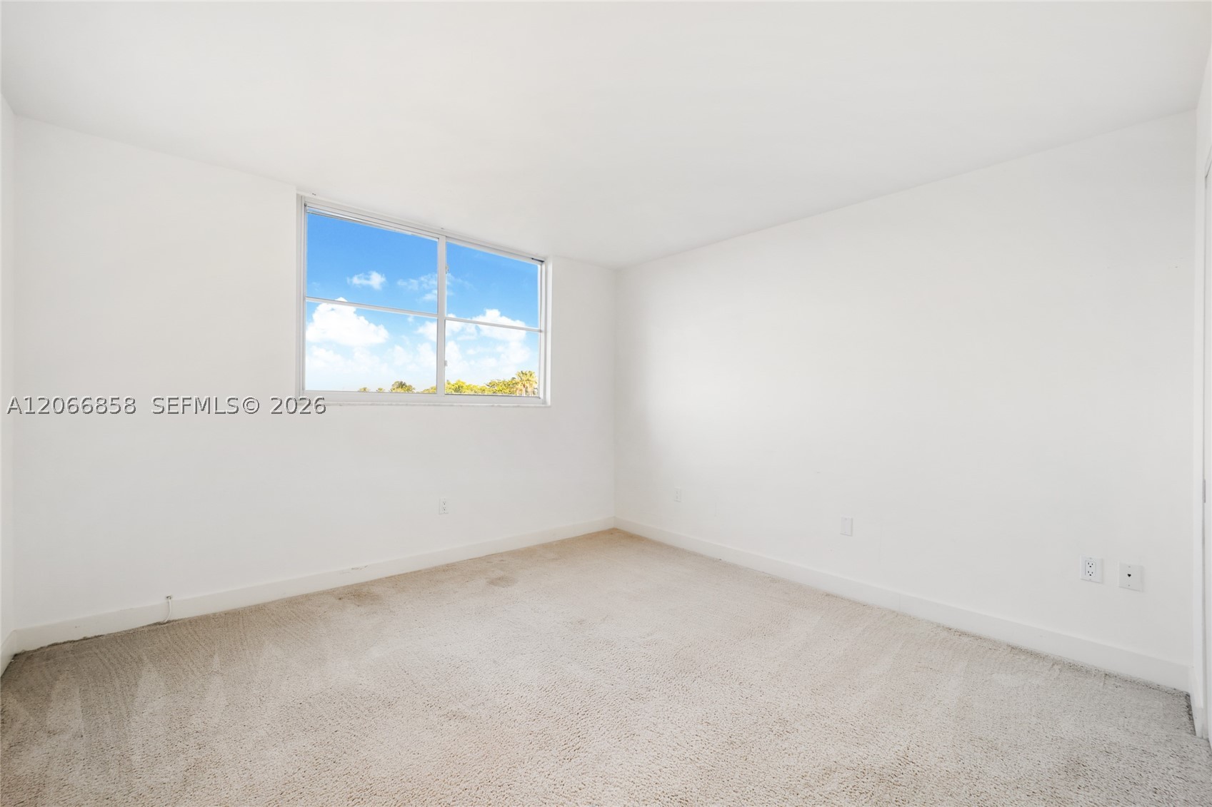 210 Sea Vw Dr #409 Key Biscayne, FL 33149