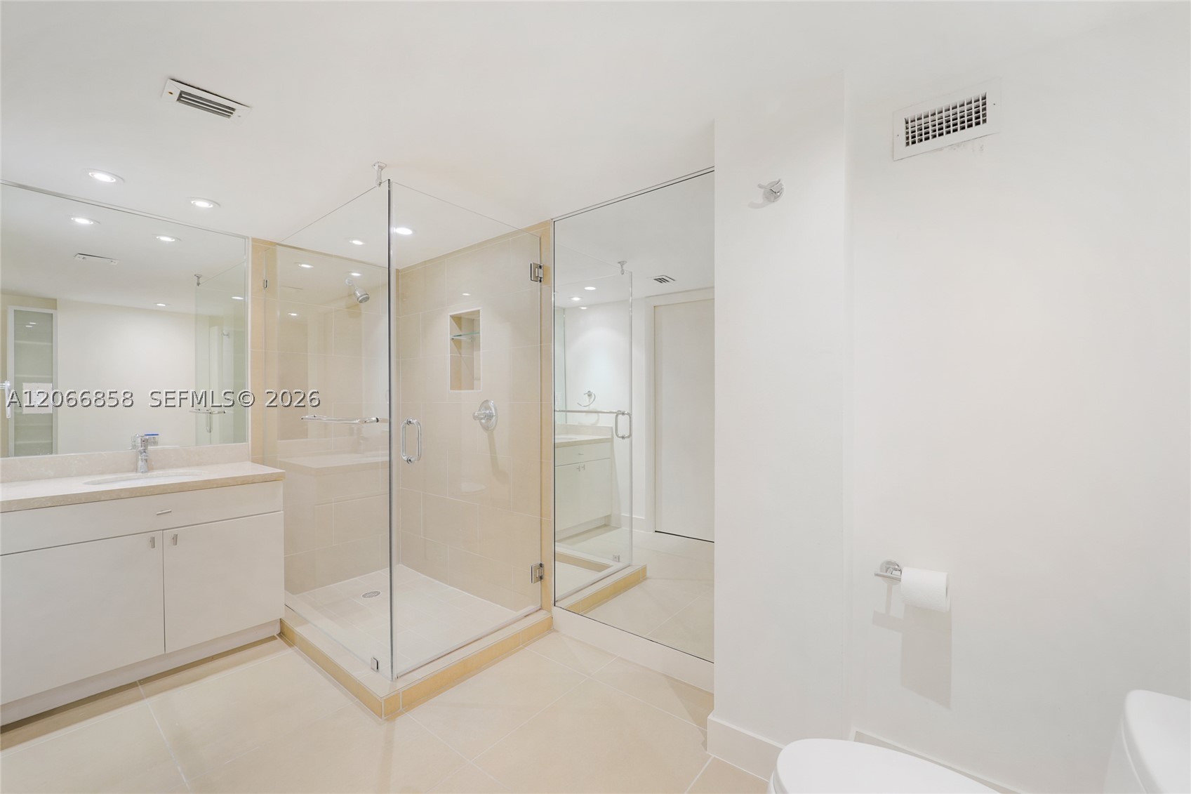 210 Sea Vw Dr #409 Key Biscayne, FL 33149
