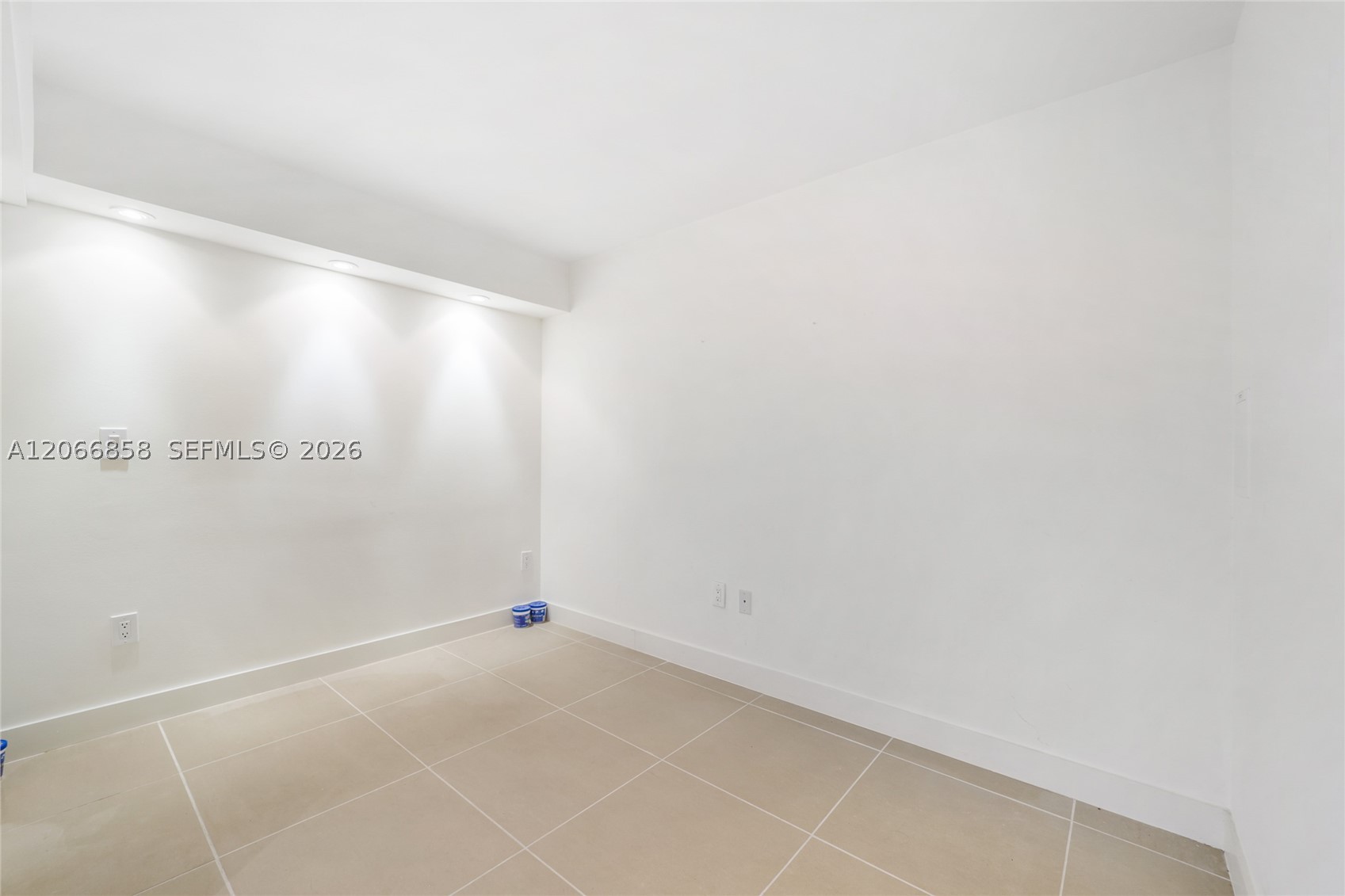 210 Sea Vw Dr #409 Key Biscayne, FL 33149