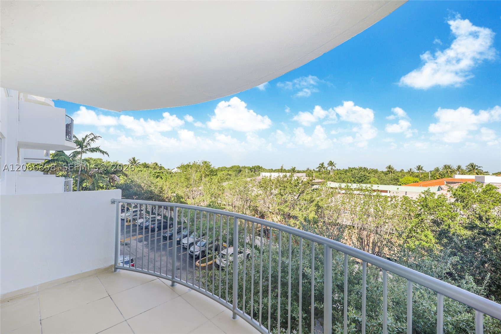 210 Sea Vw Dr #409 Key Biscayne, FL 33149