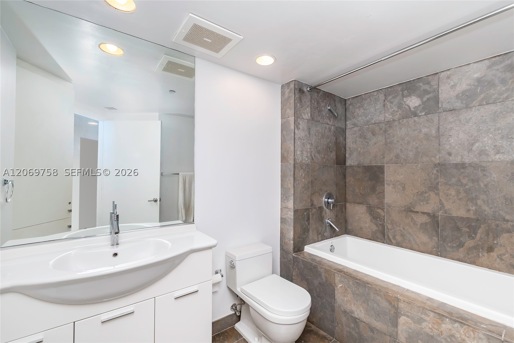 image Icon Brickell I13