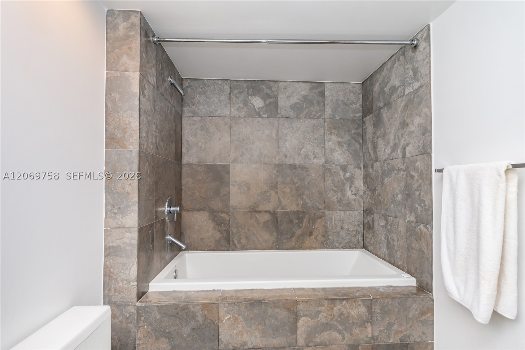 image Icon Brickell I14