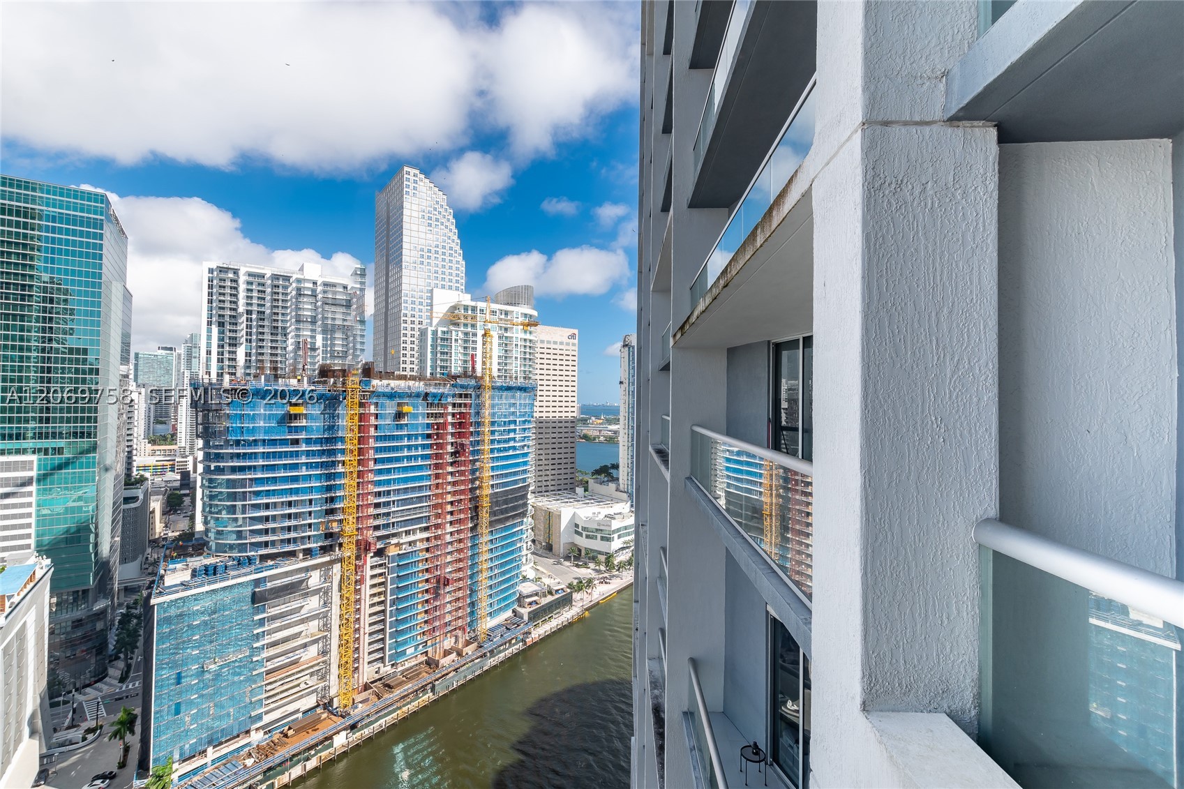 image Icon Brickell I18