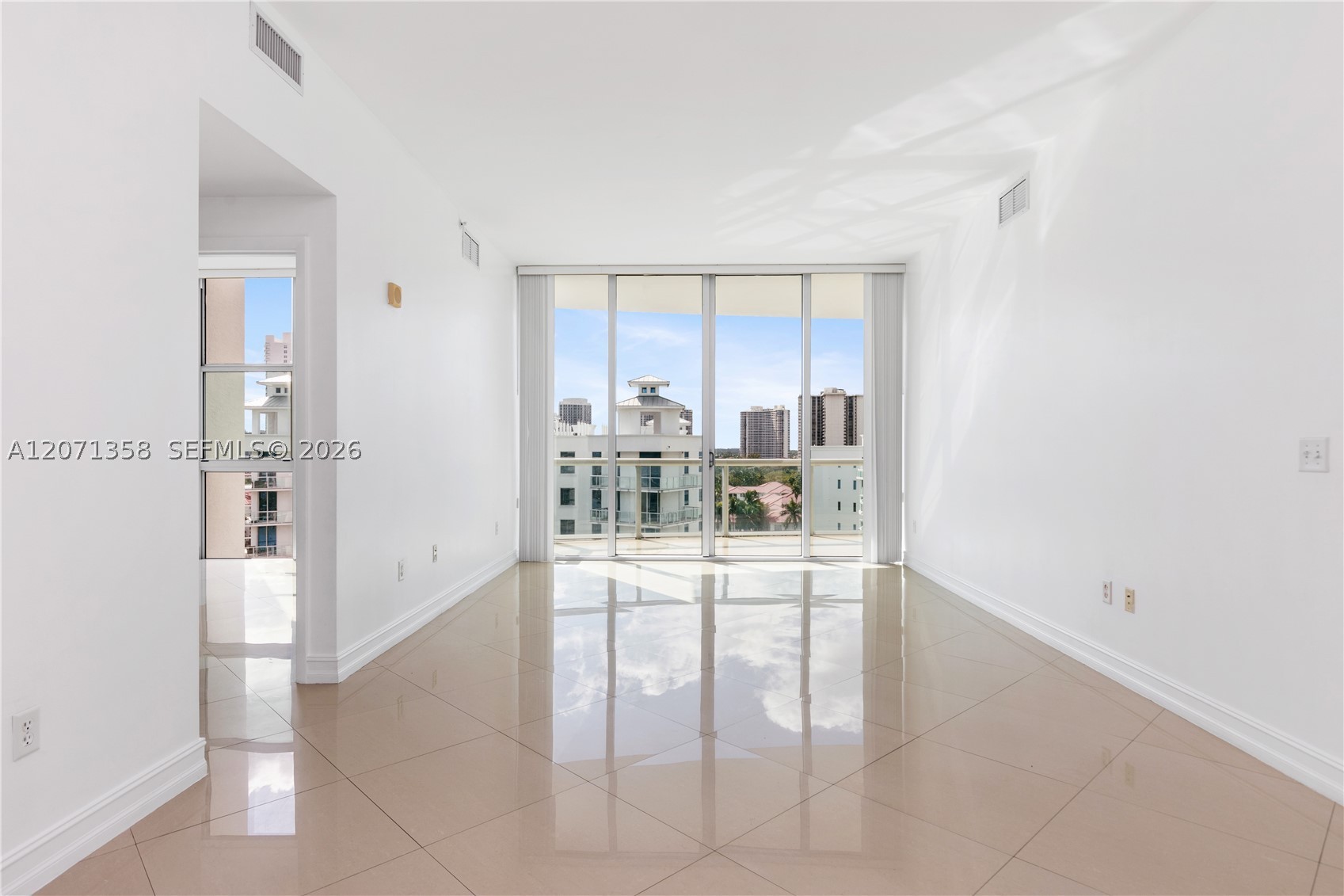 image The Atrium at Aventura43