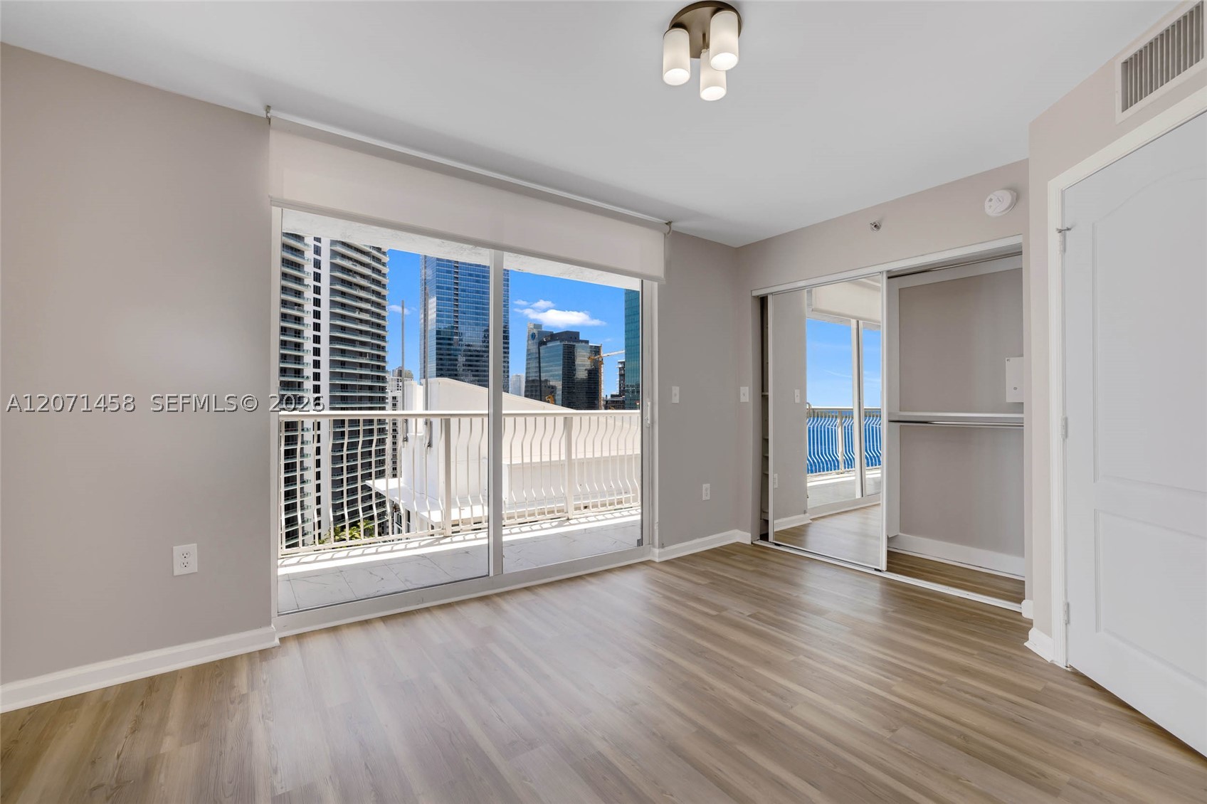 image The Club at Brickell Bay37