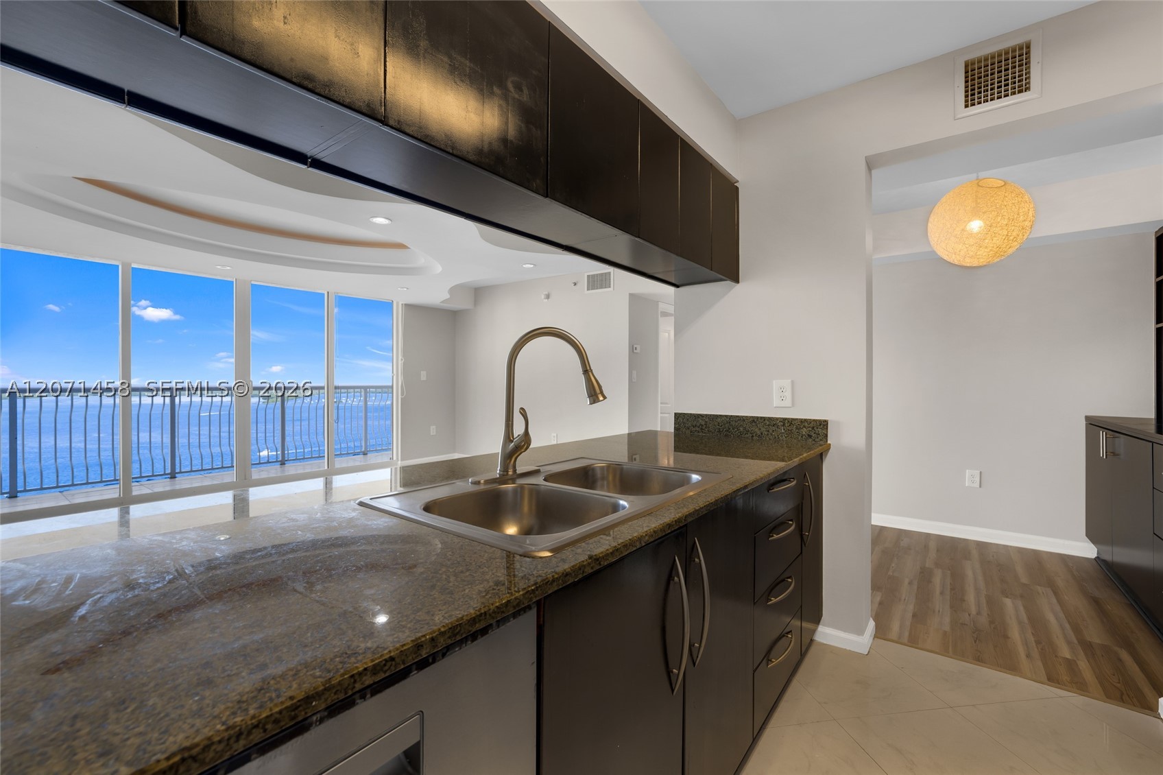 image The Club at Brickell Bay8
