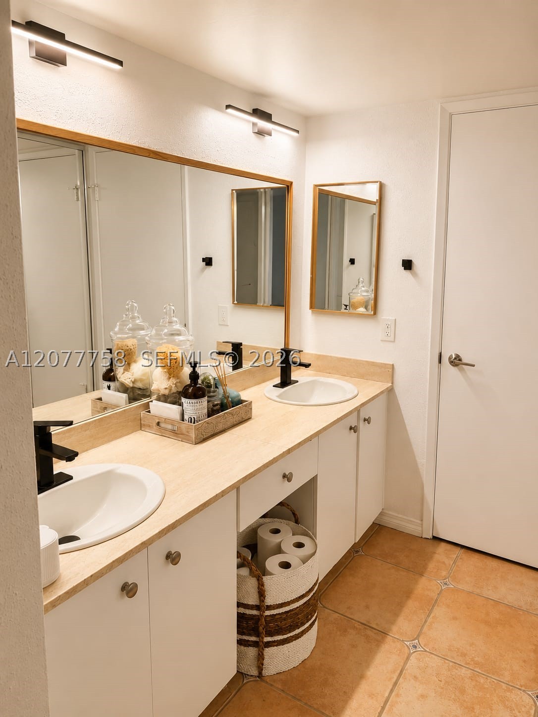 Undisclosed Address Key Biscayne, FL 33149