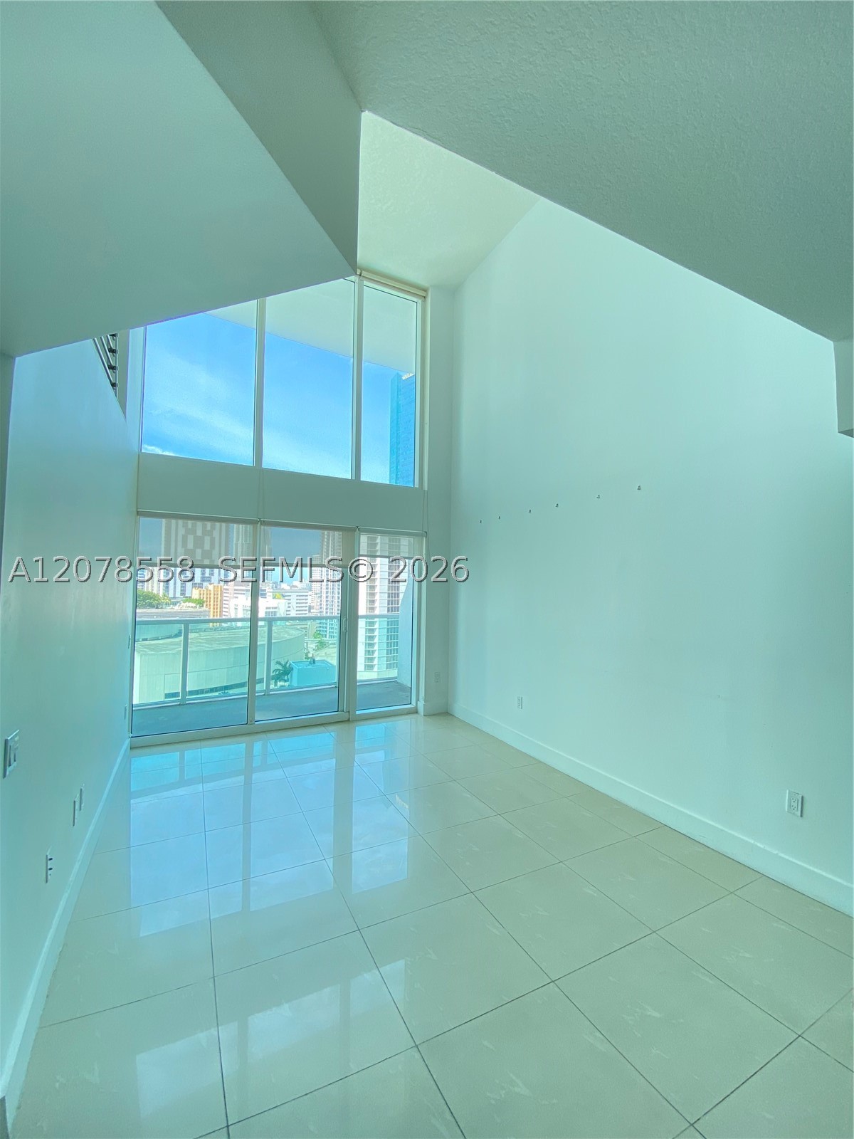 image Brickell on the River South2