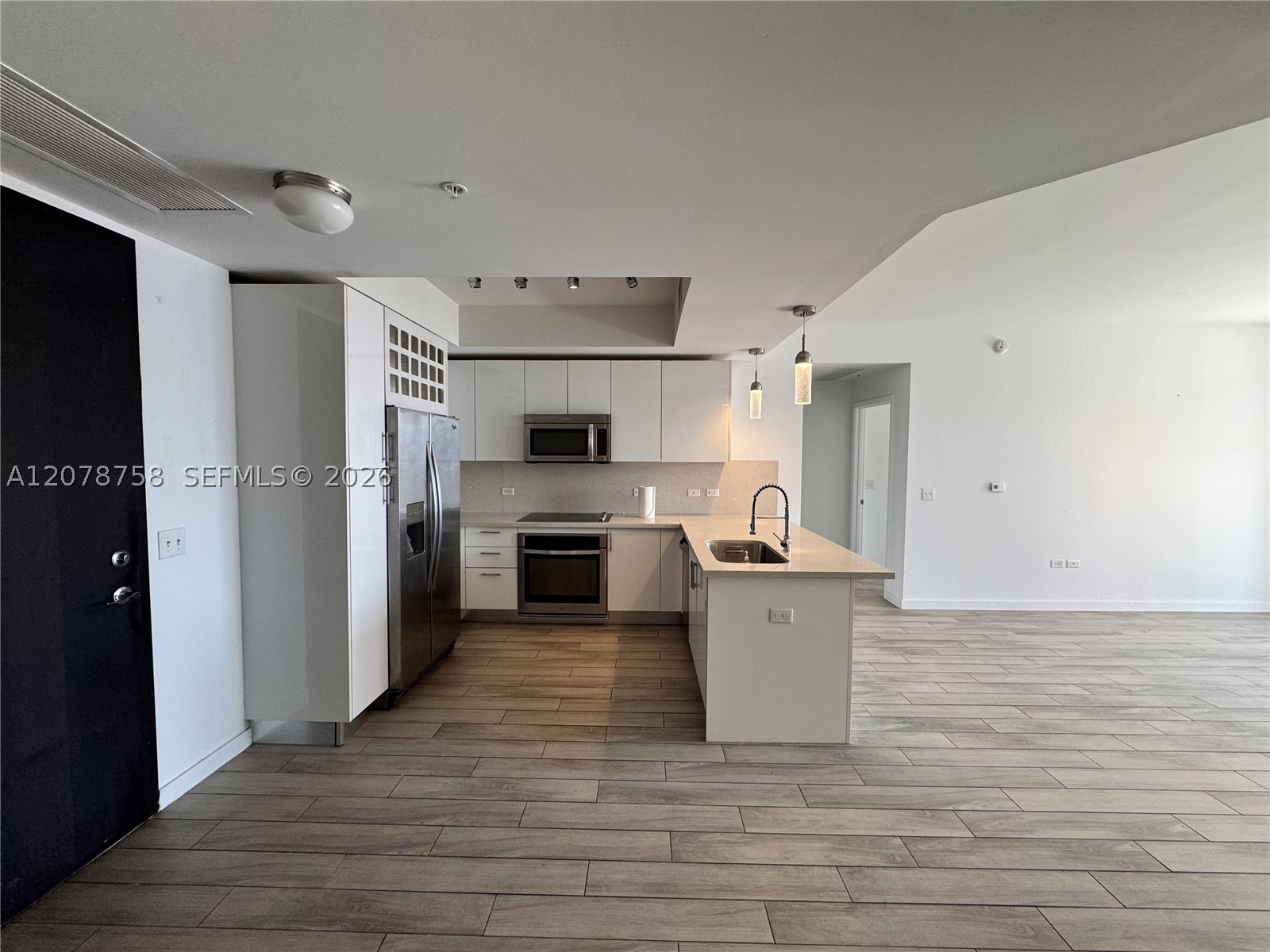 image Nine at Mary Brickell Village34